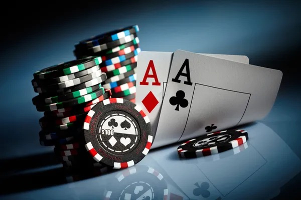 Live Sic Bo dealer and multi-camera studio setup on liga138 parlay